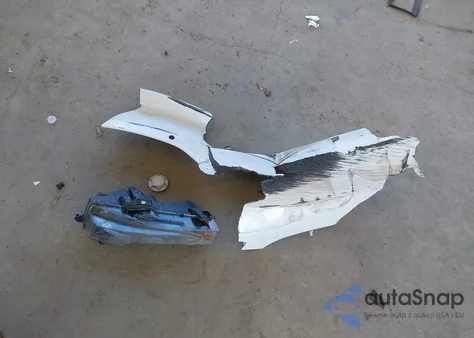 2018 Tesla Model 3 Long Range/Mid Range z USA, uszkodzony, nr VIN 5YJ3E1EA7JF012414